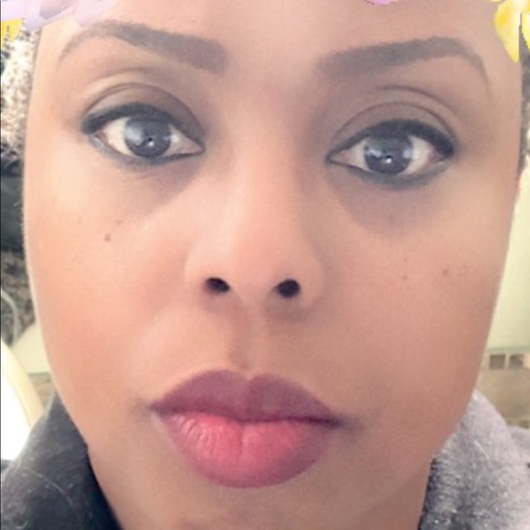 Meet your Posher, Janet - Picture 1 of 1